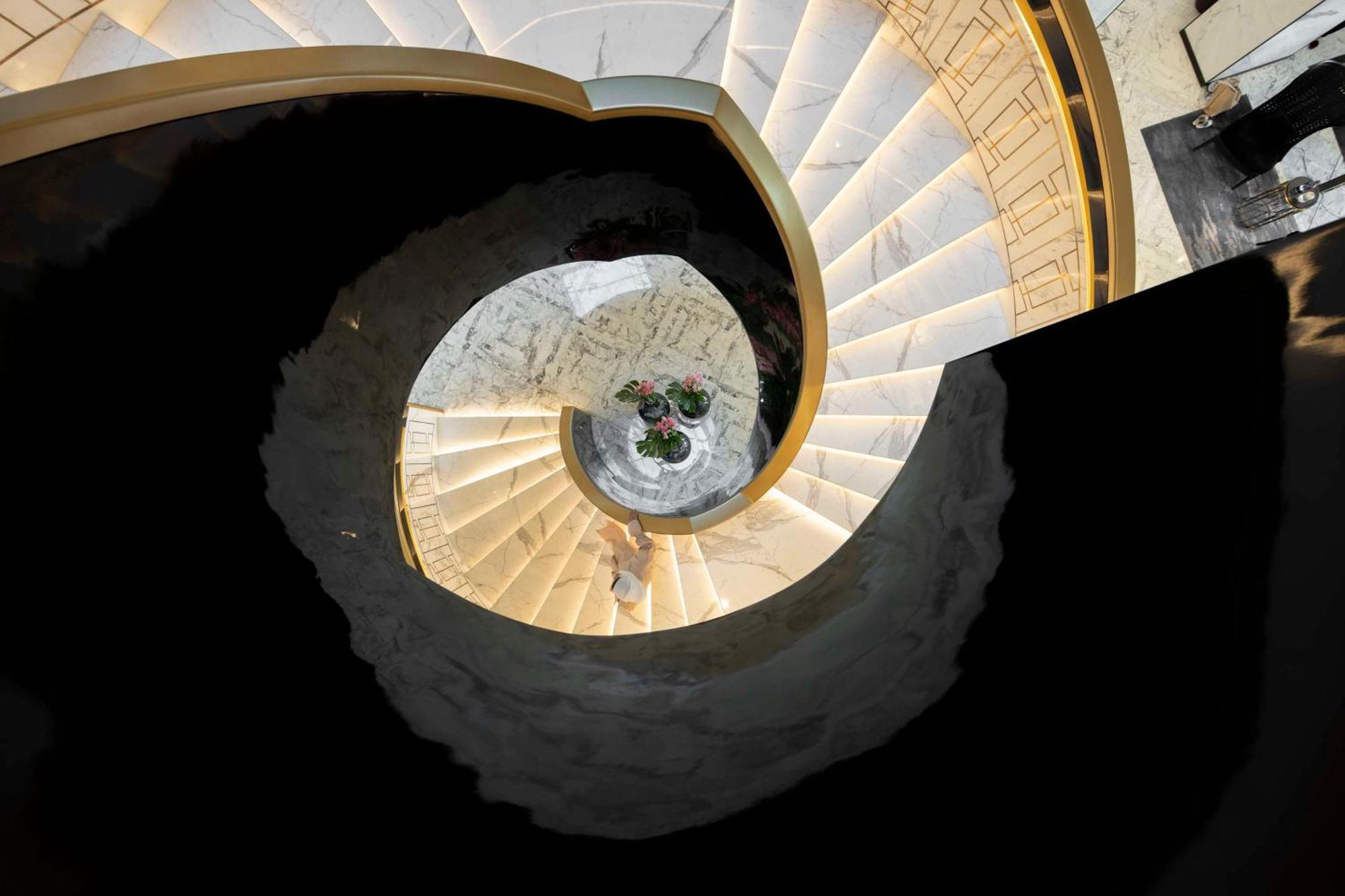Hotel Waldorf Astoria Kuwait à Koweït Extérieur photo Spiral staircase